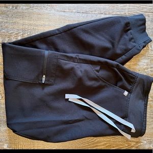 FIGS Zamora Jogger Scrub Bottoms